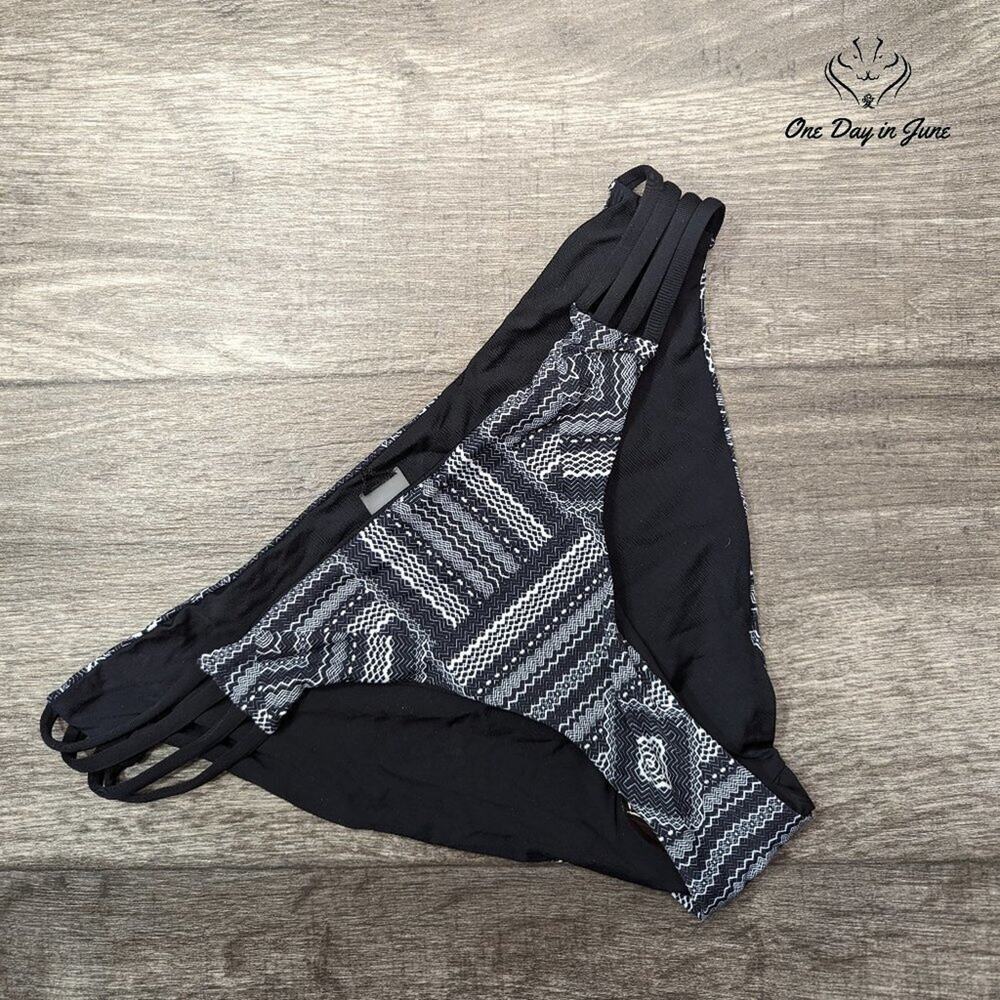 TiniBikini Strappy Side Bikini Bottom Size M